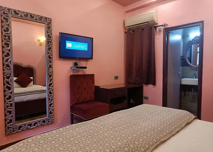 Maya Hotel & Restaurant