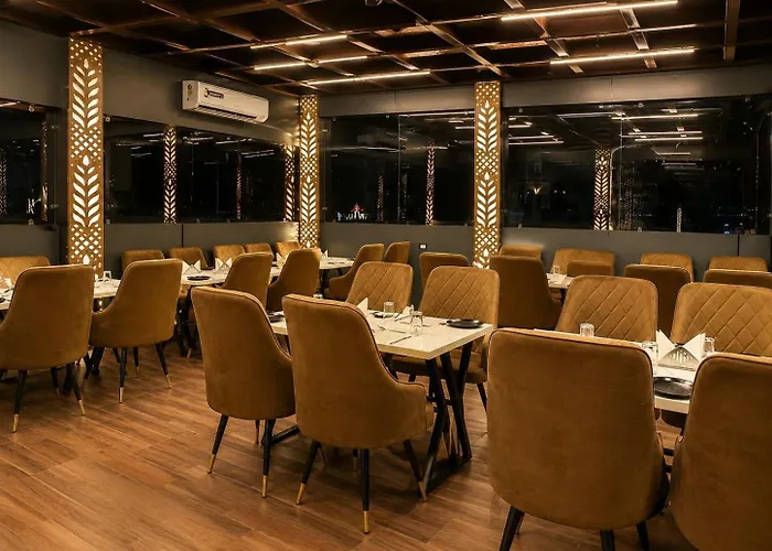 Hotel Dev Vilas 600 Metres From Taj Mahal